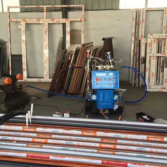 斷橋鋁型材門窗灌注聚氨酯(圖2) JNJX-Q2600D系列斷橋鋁型材門窗灌注聚氨酯設(shè)備