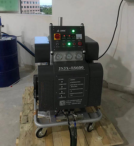 聚脲施工有哪些好用的機(jī)器(圖1) H5600液壓聚脲施工機(jī)器